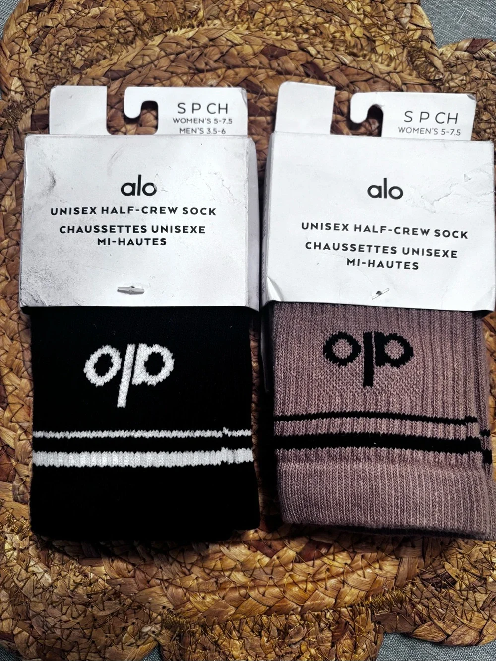 Alo Unisex Half-Crew Socks 2-Pack Black/White & Taupe/Black